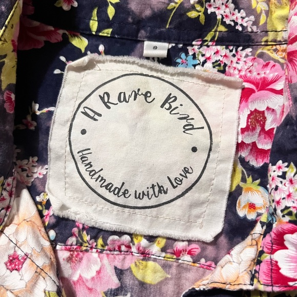 A Rare Bird Boutique Floral Sleeveless Top - Pink and Black Western Pearl Snap S - Picture 2 of 5